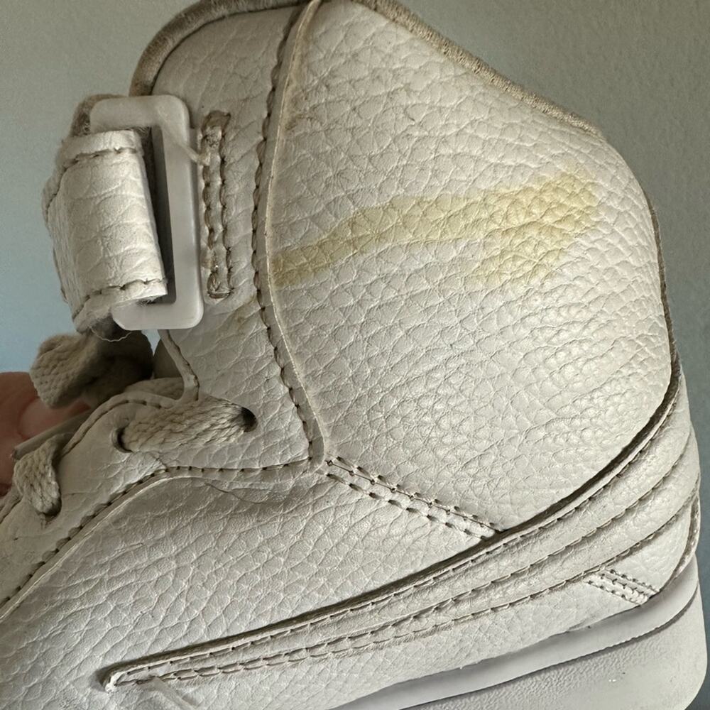 FILA Hightop White Sneaker Women’s Size 6 - Picture 7 of 7